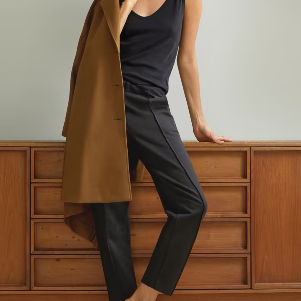 Everlane • The Dream Pant cotton pull on